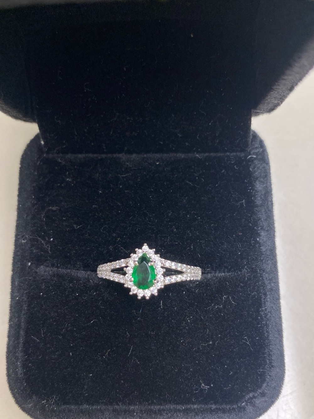 Emerald Gemstone Tear Drop Ring Size 6